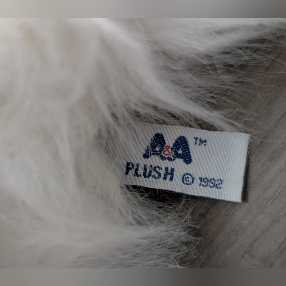 Vintage Kitty Kitty Kittens White Persian Cat Fluffy Blue Eyes A&A Plush 1992